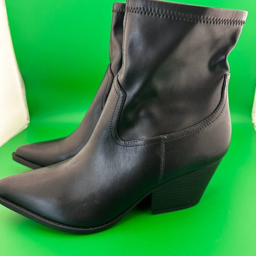 NWOT INDIGO BLACK WESTERN ANKLE WOMEN'S BOOT, INNER ZIP & STACKED HEEL 10 M